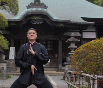 お寺で稽古